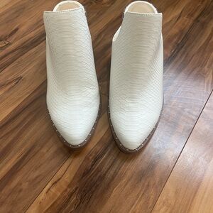 Chinese Laundry Block Heel White Snake Print Mules